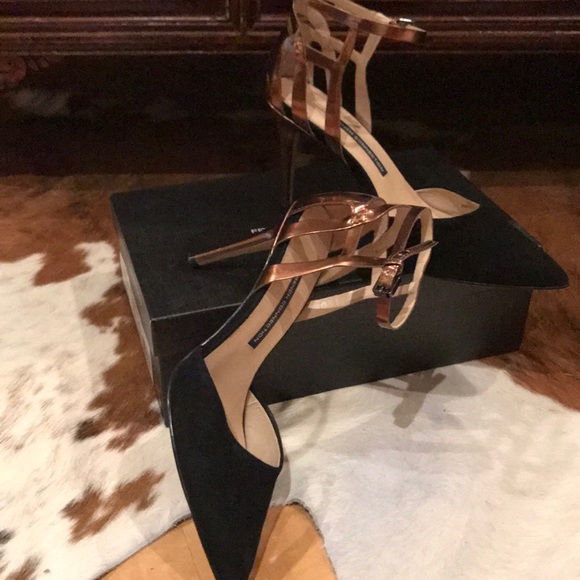 Shoes - Picture 3 of 8